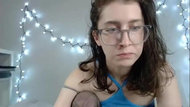 Image 8 of kawaii_snowflake Stream on Chaturbate on 19 months ago