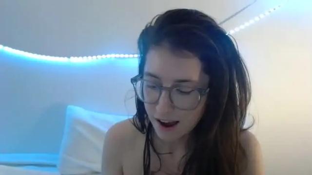 Image 10 of kawaii_snowflake Stream on Chaturbate on 16 months ago