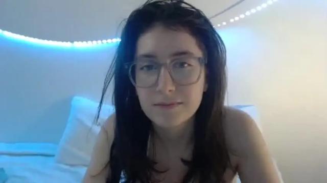 Image 4 of kawaii_snowflake Stream on Chaturbate on 16 months ago