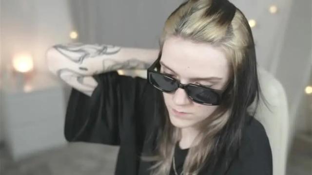 Image 11 of kaworuna Stream on Chaturbate on 19 months ago