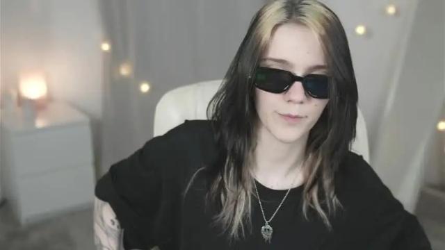 Image 8 of kaworuna Stream on Chaturbate on 19 months ago
