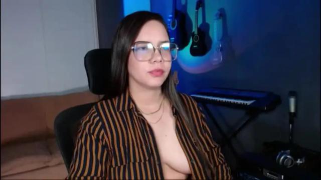 Image 2 of kay_avrill Stream on Chaturbate on 1 month ago