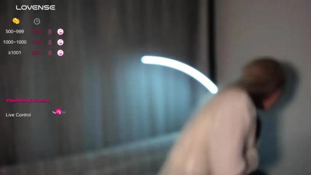 Image 3 of kaya_davis Stream on Chaturbate on 14 months ago