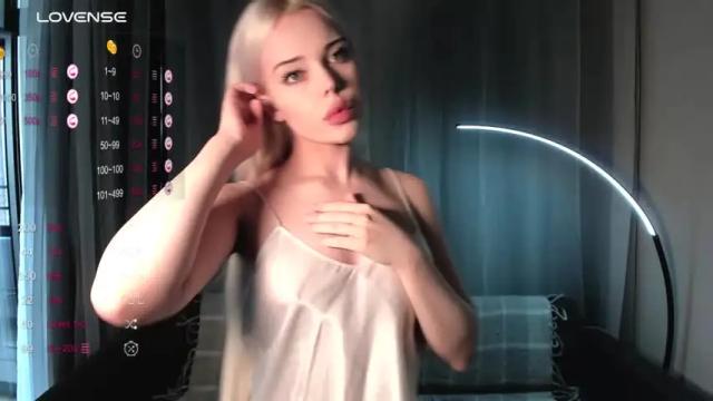 Image 7 of kaya_davis Stream on Chaturbate on 14 months ago