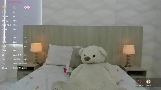 Image 4 of kaya_taraji Stream on Chaturbate on 8 days ago