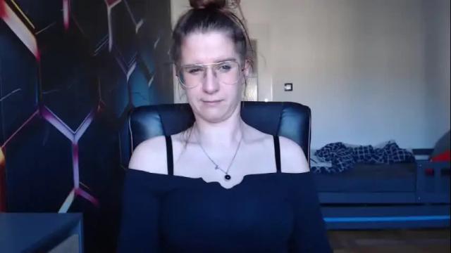 Image 12 of kayalips Stream on Chaturbate on 2 days ago