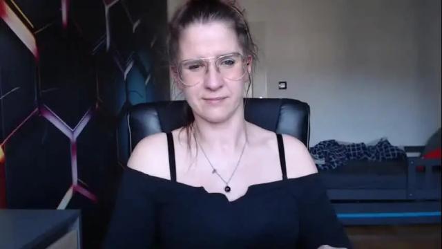 Image 2 of kayalips Stream on Chaturbate on 2 days ago