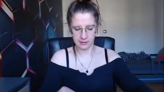Image 3 of kayalips Stream on Chaturbate on 2 days ago