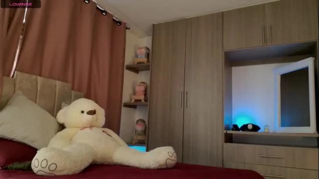 Image 3 of kaylacollins1 Stream on Chaturbate on 2 months ago