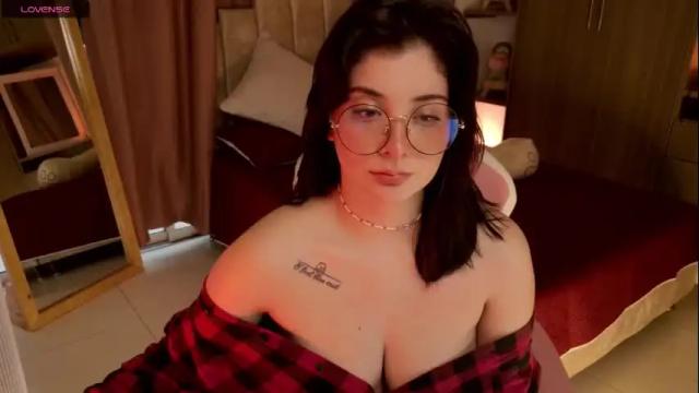 Image 12 of kaylacollins1 Stream on Chaturbate on 1 month ago