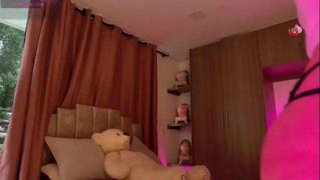 Image 4 of kaylacollins1 Stream on Chaturbate on 1 month ago