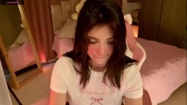 Image 7 of kaylacollins1 Stream on Chaturbate on 12 days ago