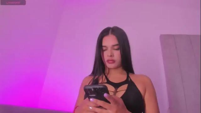 Image 4 of kaylarossi Stream on Chaturbate on 4 days ago