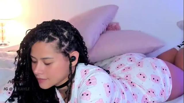 Image 12 of kayle__11 Stream on Chaturbate on 17 days ago