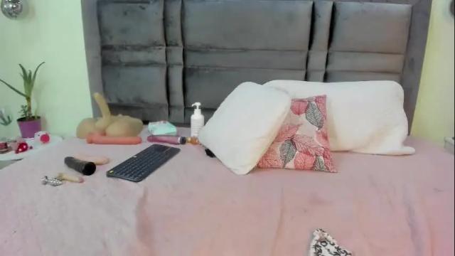 Image 4 of kayle_monrroy Stream on Chaturbate on 1 month ago