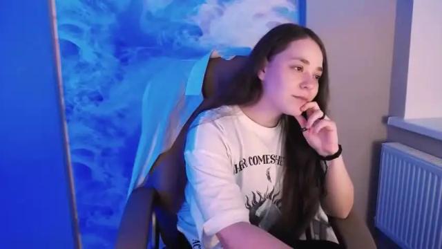 Image 3 of kaylee_shy Stream on Chaturbate on 19 months ago