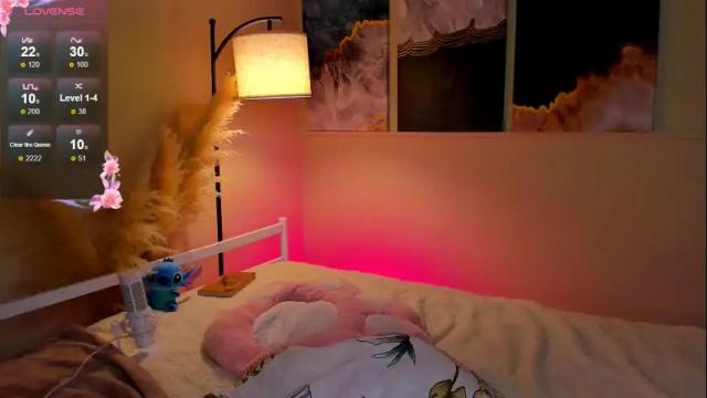 Image 2 of kayleecrystal Stream on Chaturbate on 1 month ago