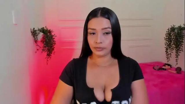 Image 3 of kaymorales Stream on Chaturbate on 6 months ago