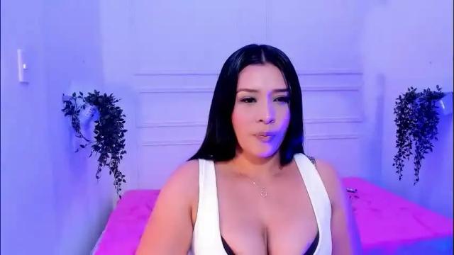 Image 3 of kaymorales2 Stream on Chaturbate on 9 days ago