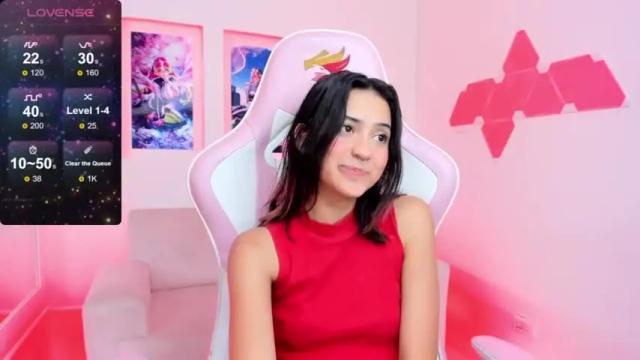 Image 6 of kayraowen Stream on Chaturbate on 12 months ago