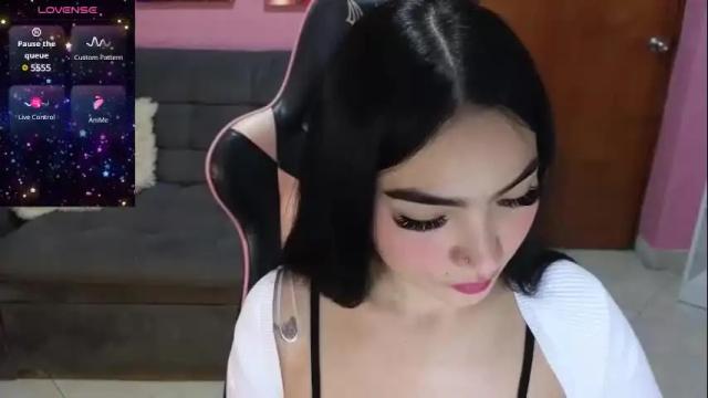 Image 2 of keeiity_moon Stream on Chaturbate on 19 days ago