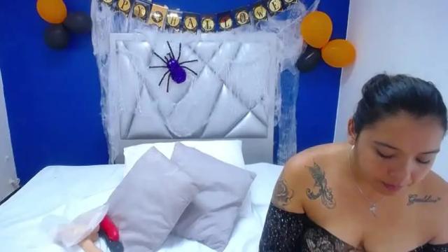 Image 6 of keisha_and_cata Stream on Chaturbate on 18 months ago