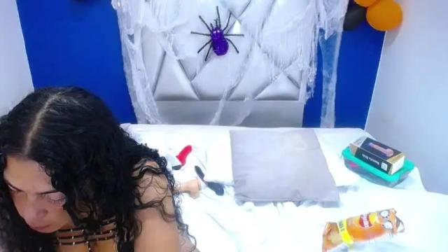 Image 3 of keisha_and_cata Stream on Chaturbate on 20 months ago