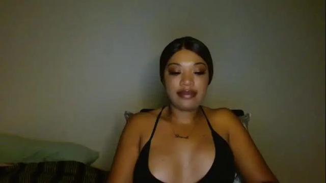 Image 2 of kelliecapri Stream on Chaturbate on 4 months ago