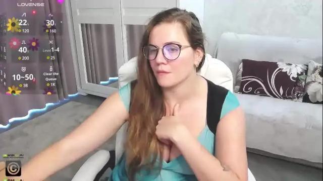 Image 3 of kellielowie Stream on Chaturbate on 3 months ago