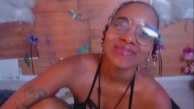 Image 4 of kelly__thomson Stream on Chaturbate on 1 month ago