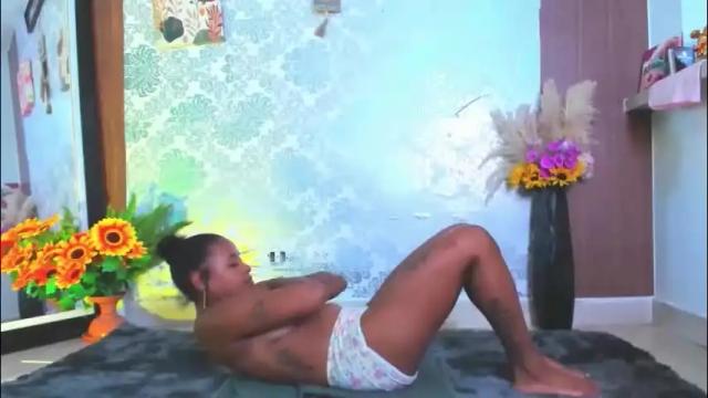 Image 4 of kelly__thomson Stream on Chaturbate on 1 month ago