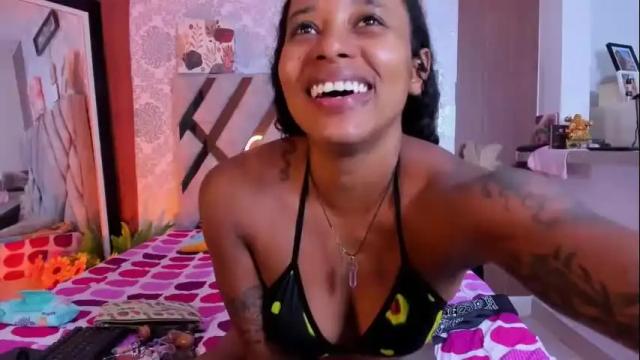 Image 2 of kelly__thomson Stream on Chaturbate on 1 month ago