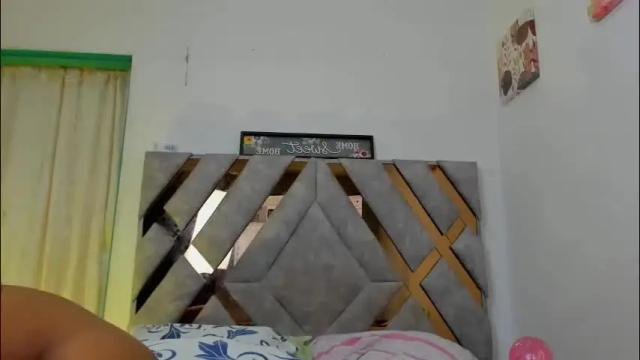 Image 2 of kelly__thomson Stream on Chaturbate on 1 month ago