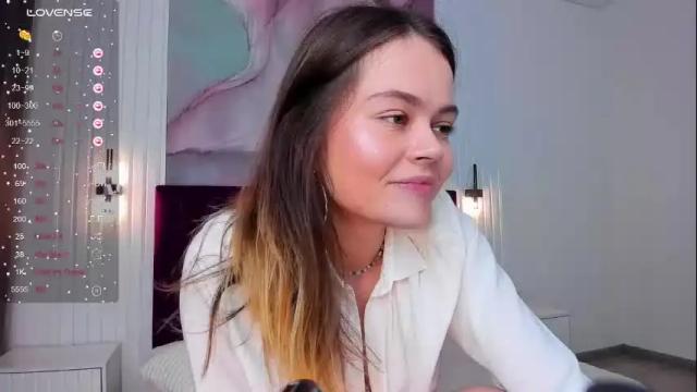 Image 2 of kelly_cuutie Stream on Chaturbate on 3 months ago