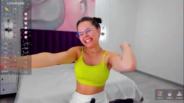 Image 2 of kelly_cuutie Stream on Chaturbate on 1 month ago