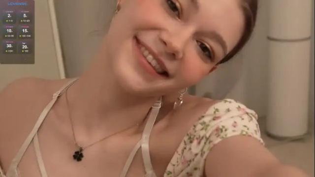 Image 4 of kelly_ember Stream on Chaturbate on 1 month ago