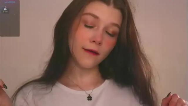 Image 3 of kelly_ember Stream on Chaturbate on 13 days ago