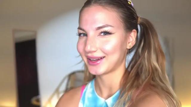 Thumbnail 1, kelly_the_horniest's Stream at Chaturbate, 19 months ago