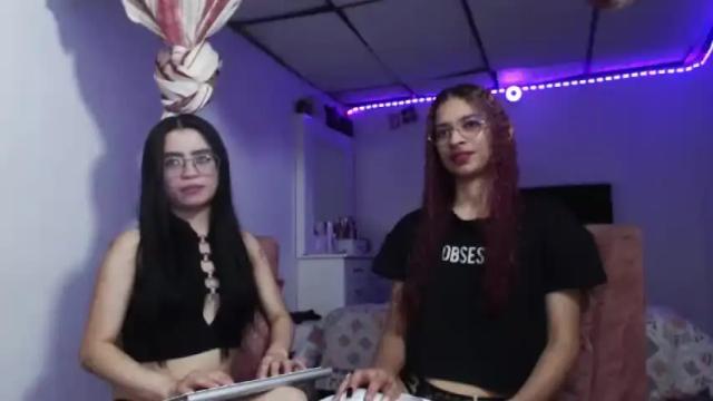 Image 8 of kellyandkataleya Stream on Chaturbate on 14 months ago