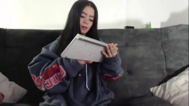 Image 2 of kellyandkataleya Stream on Chaturbate on 2 months ago