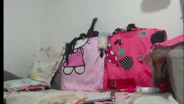 Image 2 of kellyandkataleya Stream on Chaturbate on 27 days ago