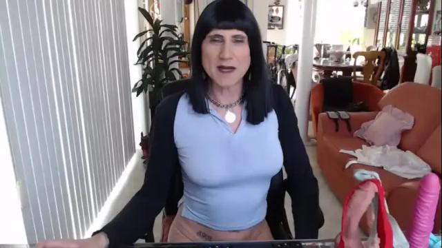 Image 3 of kellyannelynn Stream on Chaturbate on 3 months ago