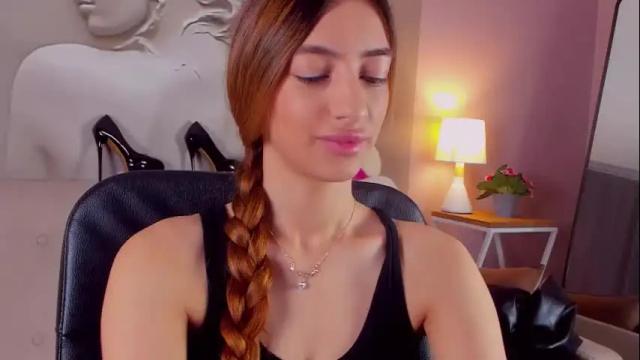 Image 4 of kellybajou Stream on Chaturbate on 4 months ago
