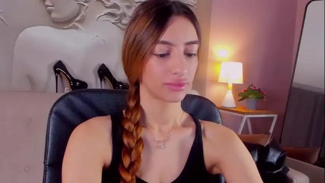 Image 7 of kellybajou Stream on Chaturbate on 4 months ago