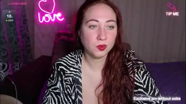 Image 11 of kellycrystall Stream on Chaturbate on 1 month ago