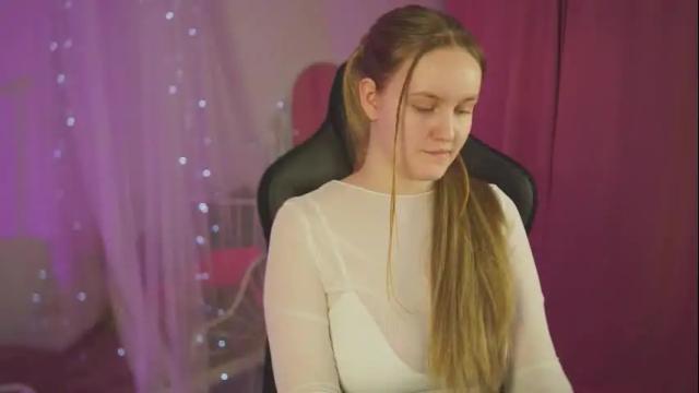 Image 3 of kellypoter Stream on Chaturbate on 1 month ago