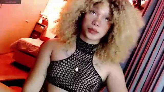 Image 12 of kellysexxie Stream on Chaturbate on 18 months ago