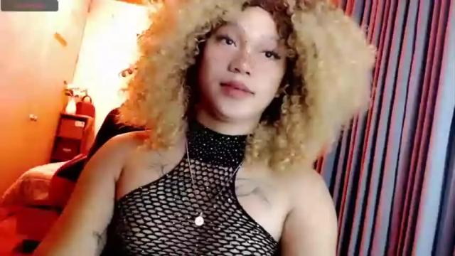 Image 3 of kellysexxie Stream on Chaturbate on 18 months ago