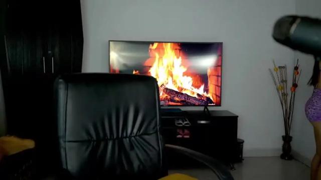 Image 8 of kellytesh Stream on Chaturbate on 1 month ago