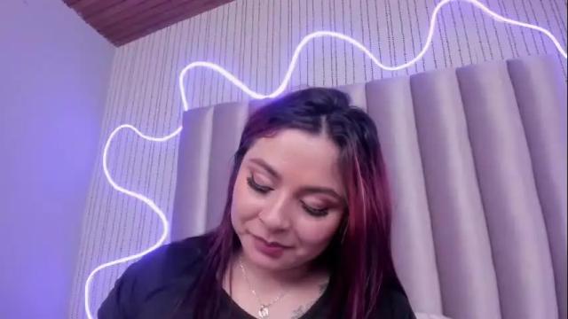 Image 3 of kelyelamal Stream on Chaturbate on 1 month ago